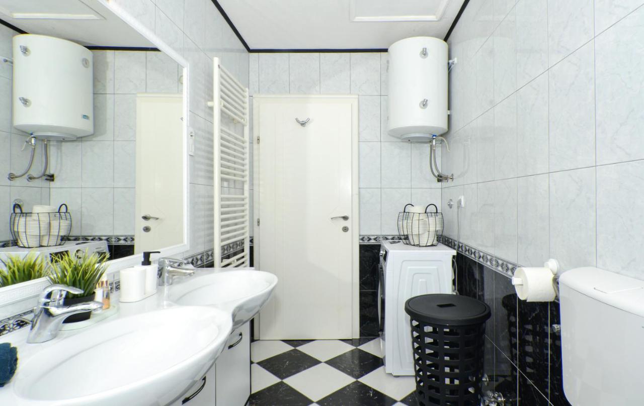 טרוגיר Copacabana Beach Apartments מראה חיצוני תמונה